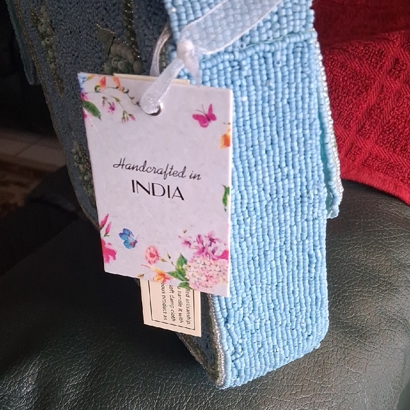 Viral Beaded Sea Turtle Design Shoulder bag. NWT. Absolutely gorgeous!! - Picture 9 of 13